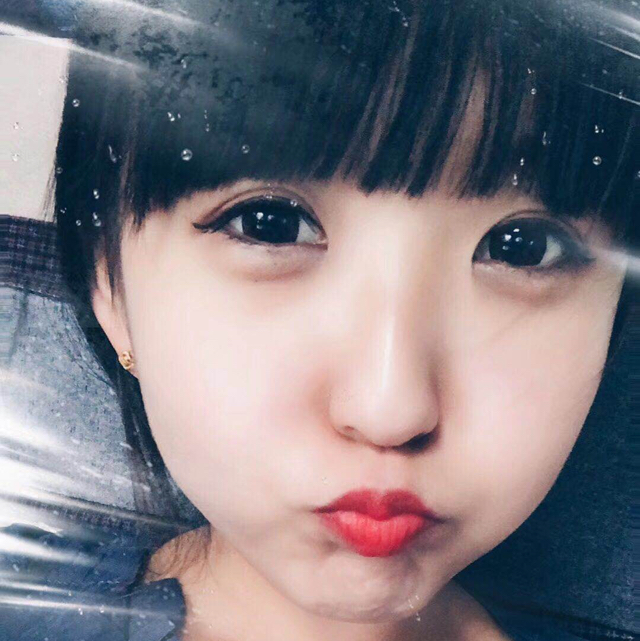 左手洛莉
