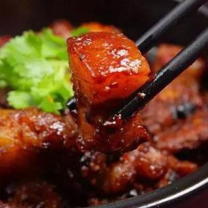 大貓愛吃紅燒肉