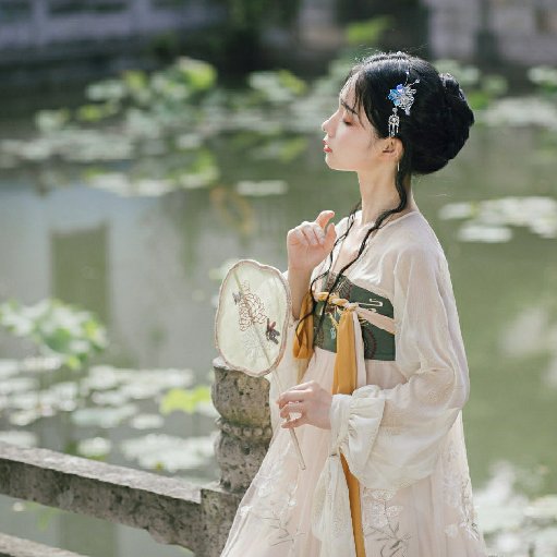 3万字微甜小素饼,he,1v1~文案大魏朝的十四公主萧意是个出了名的胖子